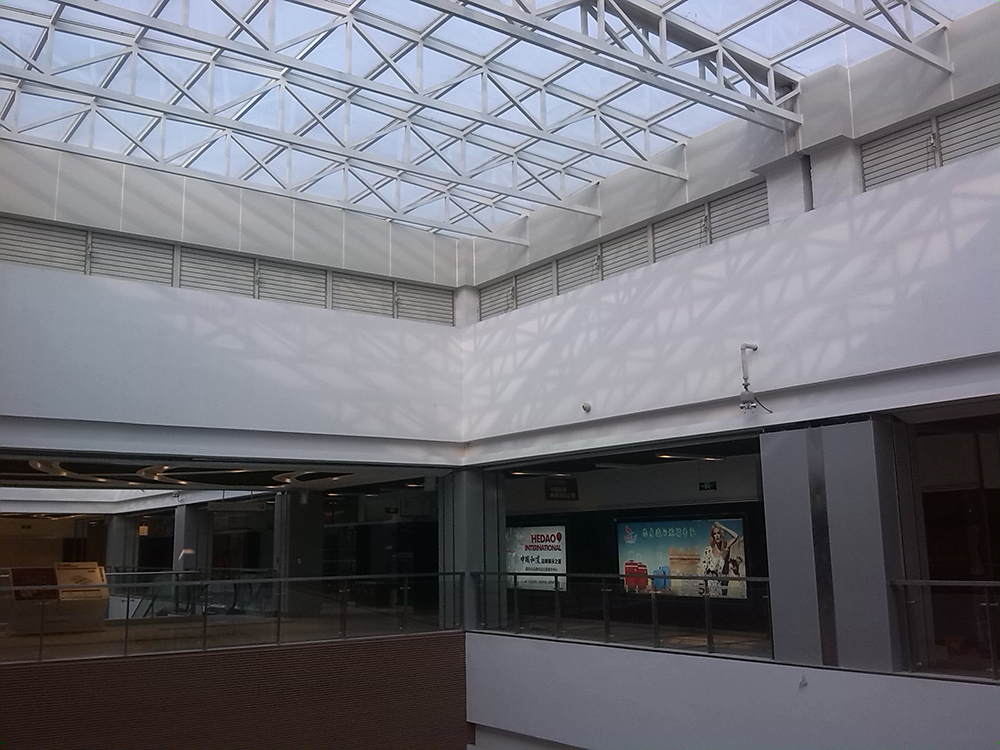 白沟国际箱包城-断桥铝百叶窗